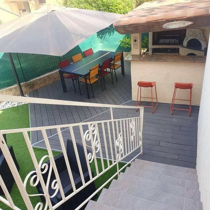 Joli Haut De Villa 3 Chambres Climatise Avec Jacuzzi Мариньян Экстерьер фото
