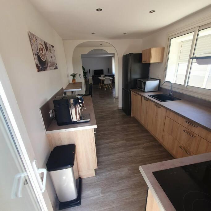 Joli Haut De Villa 3 Chambres Climatise Avec Jacuzzi Мариньян Экстерьер фото