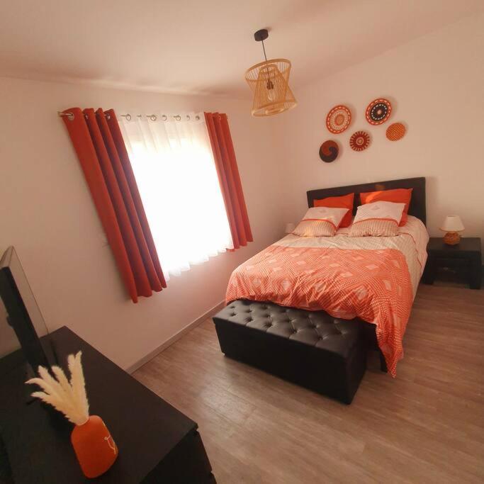 Joli Haut De Villa 3 Chambres Climatise Avec Jacuzzi Мариньян Экстерьер фото