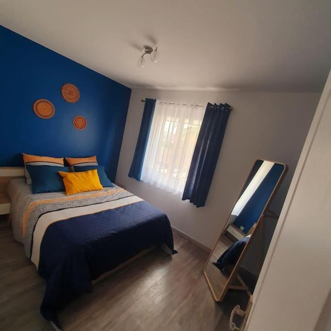 Joli Haut De Villa 3 Chambres Climatise Avec Jacuzzi Мариньян Экстерьер фото
