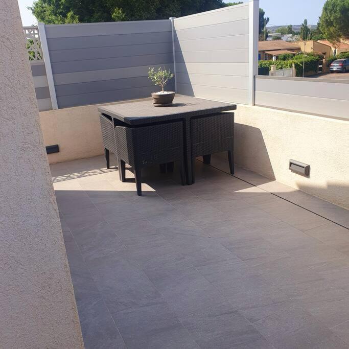 Joli Haut De Villa 3 Chambres Climatise Avec Jacuzzi Мариньян Экстерьер фото